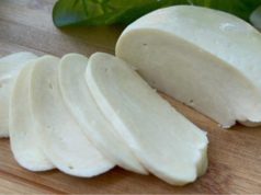 ДОМАШНА МОЦАРЕЛА: Во продавница е многу скапа, а за овој деликатес ви се потребни само 2 состојки