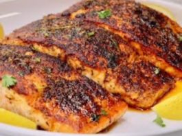 ЛОСОС ВО ПУТЕР И ЛУК…Ова е највкусно приготвената риба, рецепт кој вреди да си го запишете…