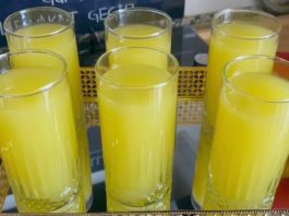 Од 2 лимони и 1 портокал правам 2,5 литри сок – чиста лимонадна магија…