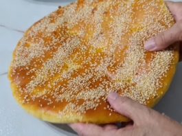 Брза погача која се меси со лажица, а се јаде со раце…Не мора да купувате леб, замесете си сами за 20 минути…