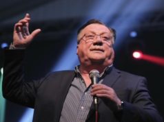 Халид Беслиќ хоспитализиран: Здравствени проблеми го принудија да го откаже концертот во Градачац