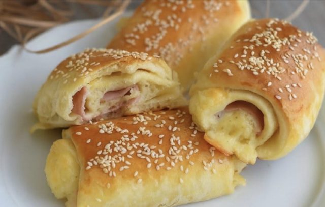 ролнички со шунка и кашкавал