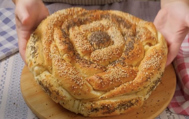 едноставна погача