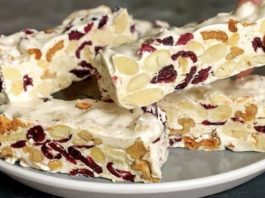 Ако имате малку мед и ореви, направете празнични ХИТ божиќни нугат колачи