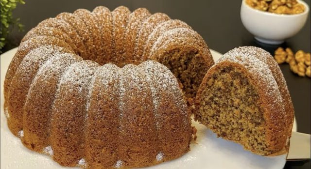 Есенски куглоф со ореви