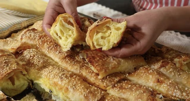 пита со сирење и готови кори