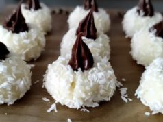 КОКОС ГНЕЗДА од 3 состојки…Нежни и вкусни, лапни-голтни со вкус на Баунти…