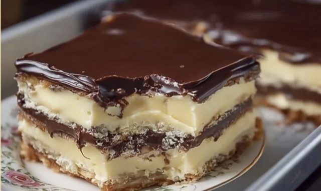 еклер колач