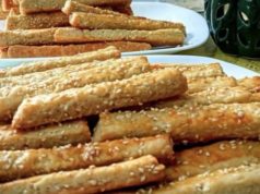 Домашни грисини со сусам, малку состојки, три плеха полни со грицки…