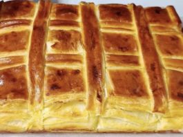 Јадете коцка по коцка, лист по лист…Најубавата лисната погача