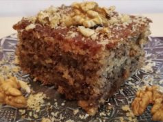 Едноставен колач со ореви, се топи во уста!