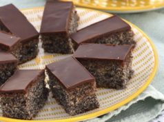 Вкусен и сочен чоколаден КОЛАЧ СО МАК…Брзите и едноставни рецепти ми се омилени..