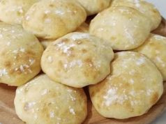 Сомун лепињи без месење… Тестото го црпите со лажица, не треба ни да го доприте со рака