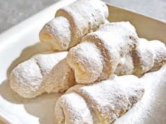 Посни кифлички од само 3 состојки, без јајца и млеко, а меки и многу вкусни