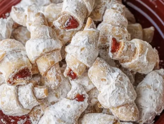 новогодишни слатки кифлички