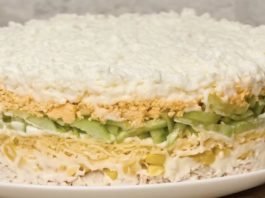 Новогодишна салата „СНЕЖНА ТОПКА“ со пилешко и варени јајца, кремаста и вкусна, се топи во уста…