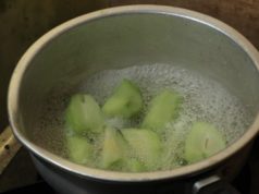 Сите одеднаш варат јаболка и пијат топла вода: Луѓето не можат да одолеат на овој тренд