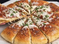 Затворена пица со меко тесто и богат фил – рецепт што секогаш исчезнува од трпезата