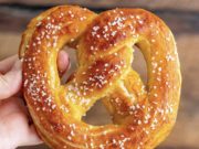 Зошто на Свети Сава (27 јануари) се месат и печат переци?