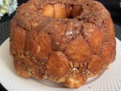 Погача што го освои интернетот: мека, ароматична и се кине на совршени залчиња