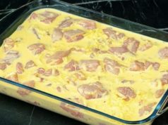 Сочно печено пилешко бело месо со крем салата од компири – брз ручек со ресторански вкус