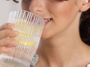 Ако секое утро пиете вода со лимон, ова мора да го знаете: Совет што ве штити