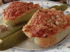 Посни полнети пиперки на вода со пченица – хранлив традиционален рецепт за пост и здрав појадок или ручек