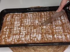 БРЗ И ЕВТИН Мек пудинг колач како памук: старински рецепт што секогаш успева