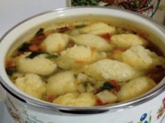 Тајната на најмеките домашни кнедли за супа: Со овие 2 состојки никогаш не се распаѓаат