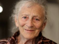 Во кои години жената почнува да „мириса на старост“? Геронтолог објаснува зошто тоа е мит – и што навистина помага