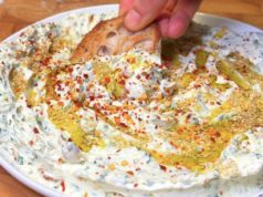 Посен Намаз од пржен лук што се подготвува за 10 минути: кремаст, ароматичен и совршен за мезе