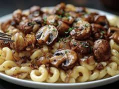 Кремасти тестенини со печурки и лук – вкус што освојува и без месо