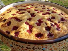 Посен колач со малини што мириса на дом – мек, сочен и подготвен за 20 минути