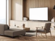 ТВ комодите одат во минатото: Еве кое решение ќе доминира во дневните соби во 2026