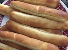 Посни кифлички што успеваат секогаш: Домашен рецепт за меко и вкусно печиво