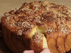 Како да направите совршена пул-апарт погача што се кине на меки ружички