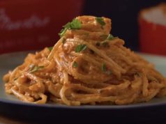 Посна паста со печена пиперка: Кремаст и здрав рецепт готов за 30 минути посни шпагети во кремаст сос од печени пиперки