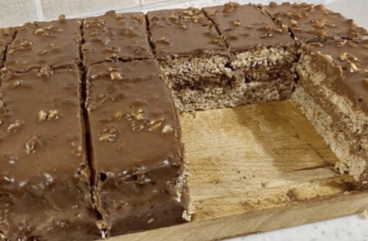 чоколаден колач со ореви