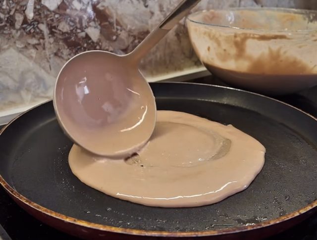 посни чоколадни палачинки со овошен фил