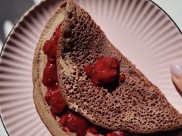 посни чоколадни палачинки со овошен фил