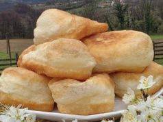 Посни мекици меки како душа – едноставен рецепт за совршен домашен појадок мекици