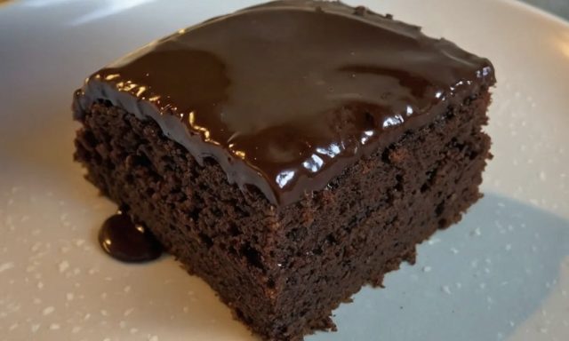 сочен чоколаден колач сочен чоколаден колач