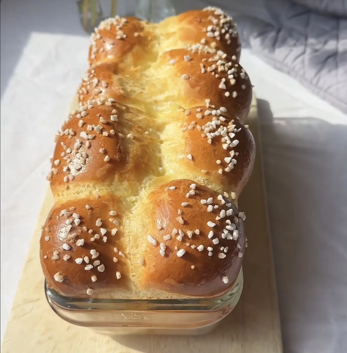 Велигденска погача на конци