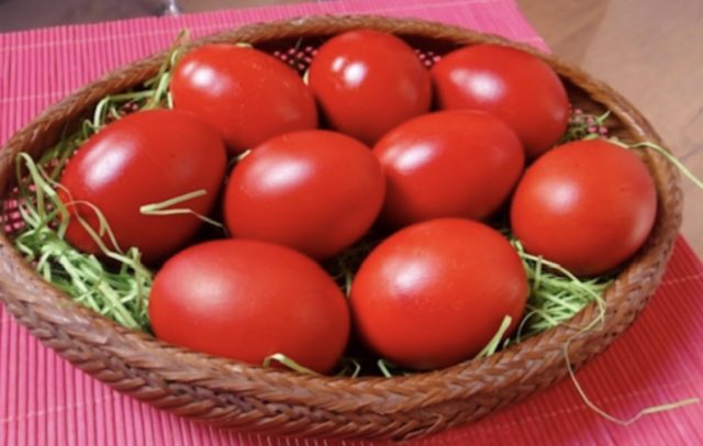 црвени велигденски јајца црвени велигденски јајца
