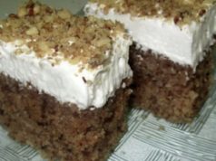 Сочен колач со гриз и ореви: традиционален рецепт што се топи во уста сочен гриз колач