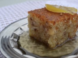 Традиционална раванија со гриз и ореви – сочен парен колач со совршен шербет (проверен рецепт) раванија