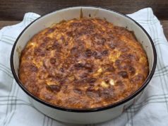 Гибаница што секогаш успева: тајната е во киселото млеко и начинот на редење гибаница