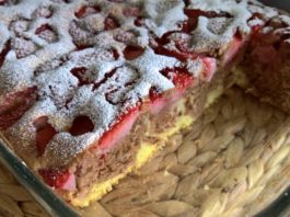 колач со јагоди