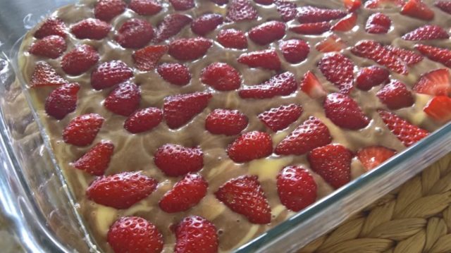 колач со јагоди