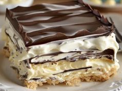 Италијански крем колач што се подготвува за 15 минути – мек десерт со совршена текстура италијански еклер колач